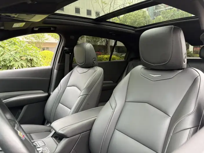 Cadillac XT4 2022 Model 28T 2WD Fashion Model – фото 12