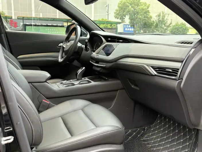 Cadillac XT4 2022 Model 28T 2WD Fashion Model – фото 15