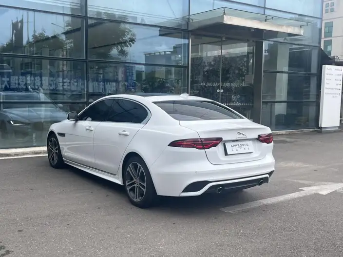Jaguar XE L 2024 Model 2.0T 250PS R-DYNAMIC S Enterprising Sports Edition – фото 3