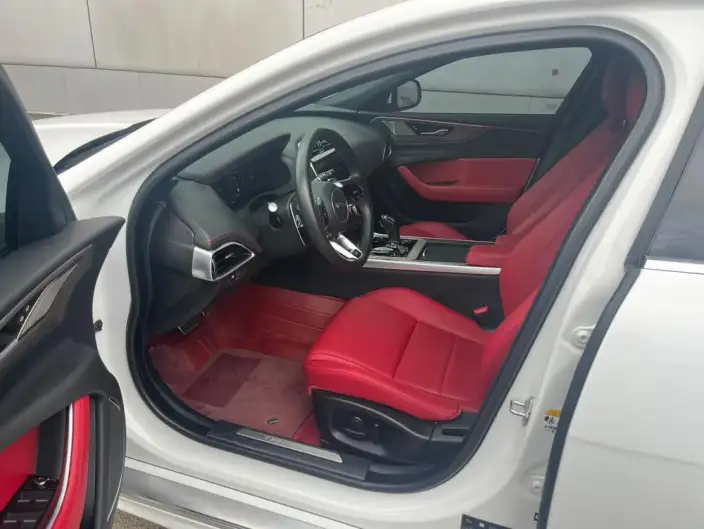 Jaguar XE L 2024 Model 2.0T 250PS R-DYNAMIC S Enterprising Sports Edition – фото 10