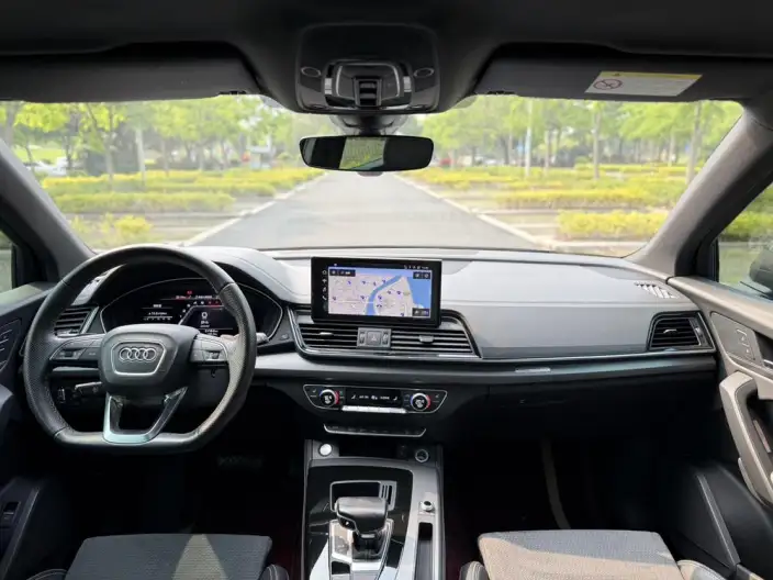Audi Q5L Sportback 2022 Model 40 TFSI Luxury Model – фото 6