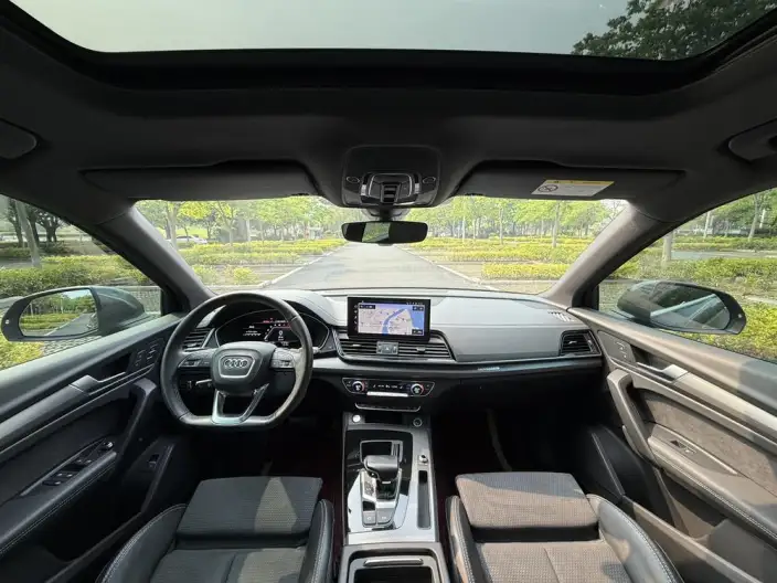 Audi Q5L Sportback 2022 Model 40 TFSI Luxury Model – фото 8