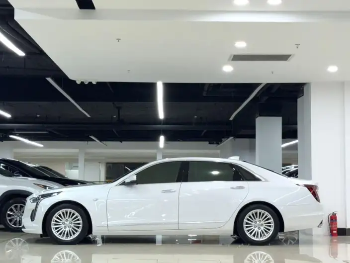 Cadillac CT6 2021 Model 28T Luxury Model – фото 3