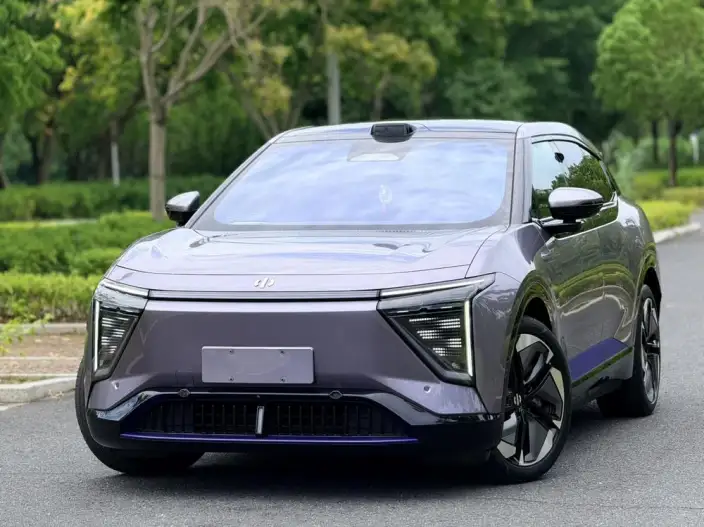HiPhi HiPhi Y 2023 Model 560km Pioneer Edition – фото 1