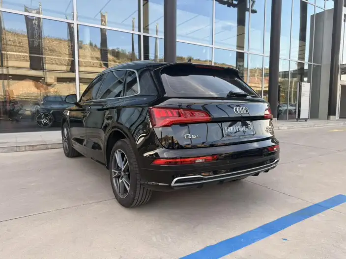 Audi Q5L 2020 Model 40 TFSI Rong Xiang Fashion Model – фото 4