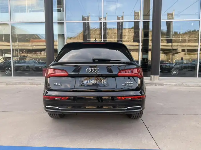 Audi Q5L 2020 Model 40 TFSI Rong Xiang Fashion Model – фото 5