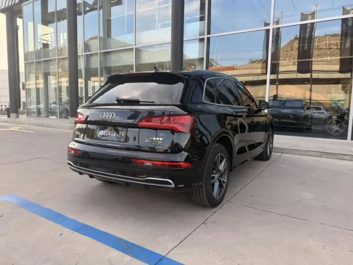 Audi Q5L 2020 Model 40 TFSI Rong Xiang Fashion Model – фото 6