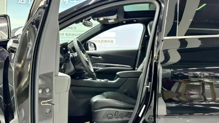 Cadillac XT4 2022 Model 28T 2WD Fashion Model – фото 10