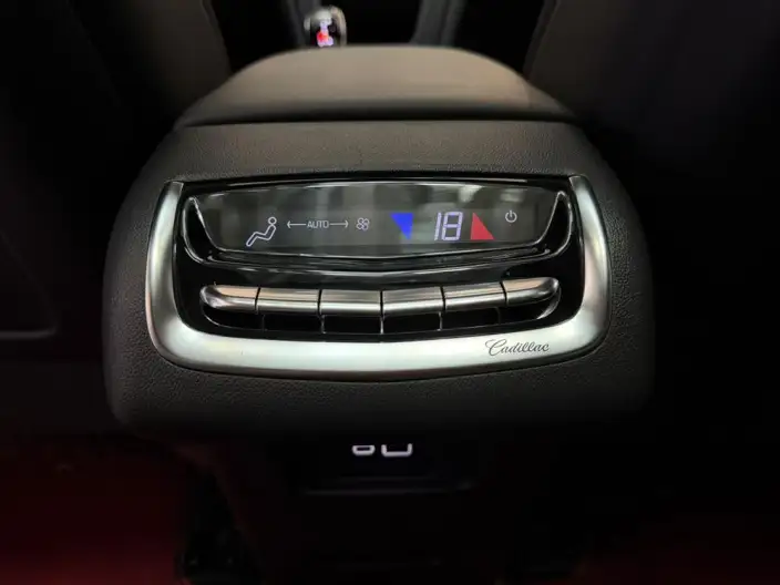 Cadillac XT6 2022 Model 2.0T VII seat 4WD Luxury Model – фото 18