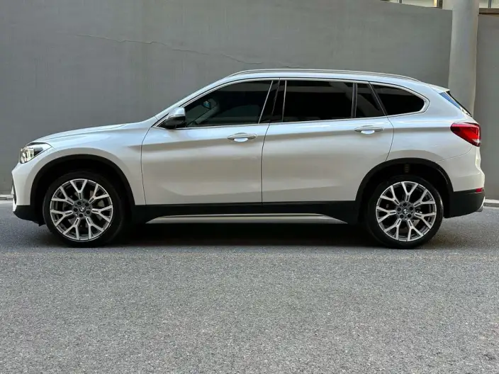BMW X1 2022 Model xDrive25Li Exclusive Model – фото 3