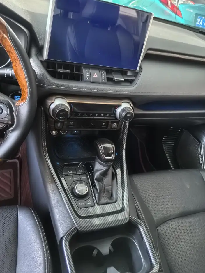 Toyota Wildlander 2020 Model 2.0L 4WD Premium Edition – фото 8