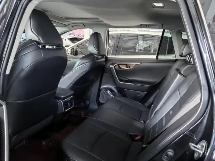 Toyota Wildlander 2020 Model 2.0L 4WD Premium Edition – фото 11