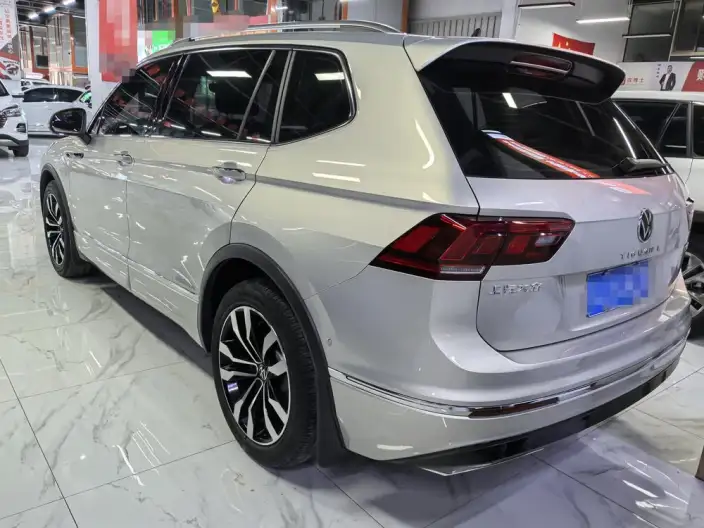 Volkswagen Tiguan L 2021 Model 330TSI Automatic 2WD R-Line Enjoy the version more – фото 4