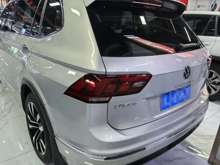 Volkswagen Tiguan L 2021 Model 330TSI Automatic 2WD R-Line Enjoy the version more – фото 6