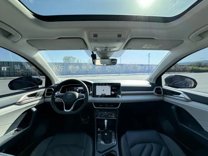 Volkswagen Tharu 2023 Model 300TSI 2WD Full Moon Edition – фото 13