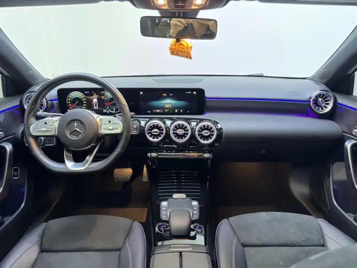 Mercedes-Benz A-class 2021 Model A 200 L Sports sedan Fashion Edition – фото 14