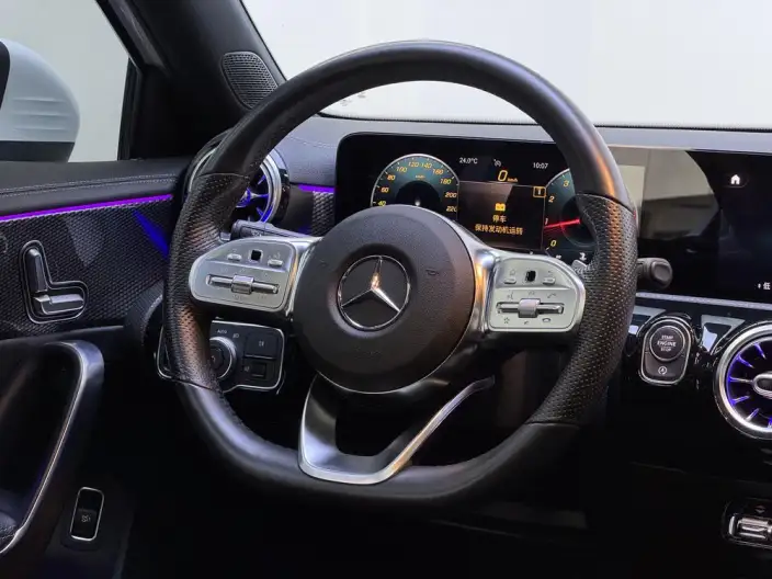 Mercedes-Benz A-class 2021 Model A 200 L Sports sedan Fashion Edition – фото 16