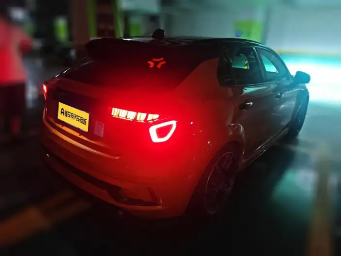 Lynk & Co 02 Hatchback 2021 Model 2.0TD Hatchback Halo – фото 2