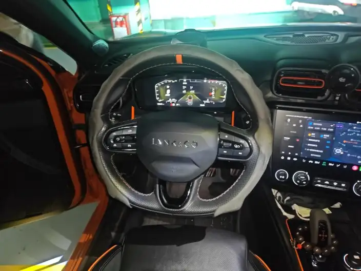 Lynk & Co 02 Hatchback 2021 Model 2.0TD Hatchback Halo – фото 7