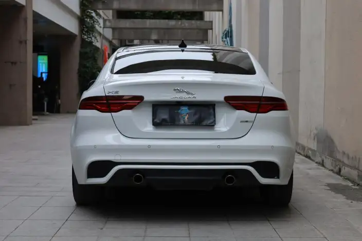 Jaguar XE L 2021 Model 2.0T 200PS R-DYNAMIC Youth Sports Edition