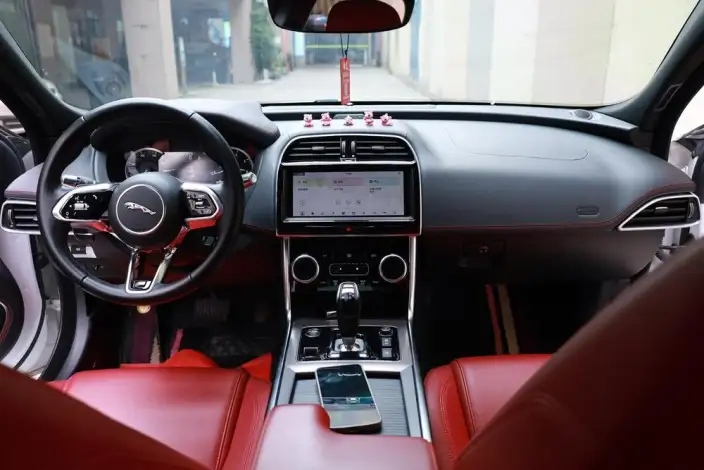 Jaguar XE L 2021 Model 2.0T 200PS R-DYNAMIC Youth Sports Edition – фото 5