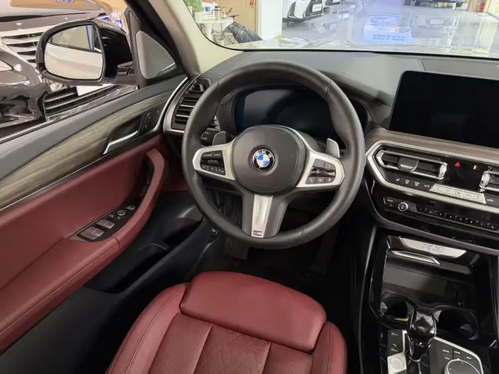 BMW X3 2022 Model xDrive30i Exclusive Model M Night Set – фото 15
