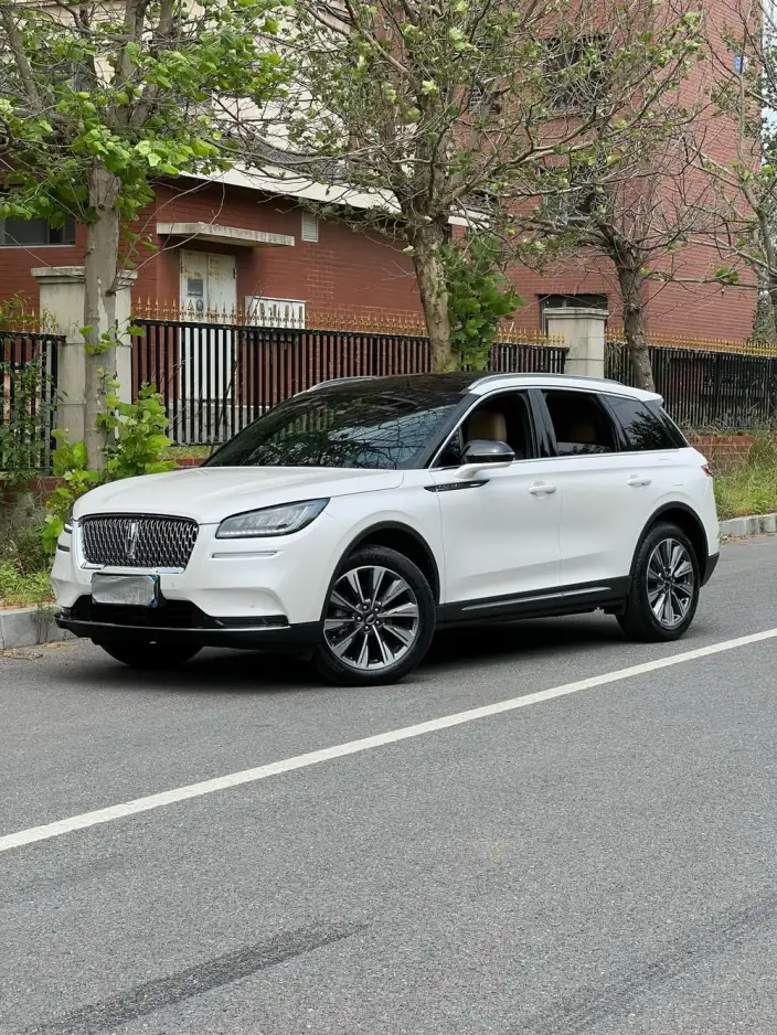 Lincoln Corsair 2022 Model Facelift 2.0T 2WD Zunya Edition – фото 1