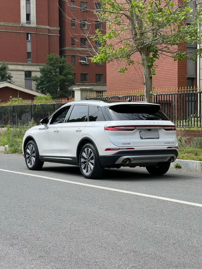 Lincoln Corsair 2022 Model Facelift 2.0T 2WD Zunya Edition – фото 4