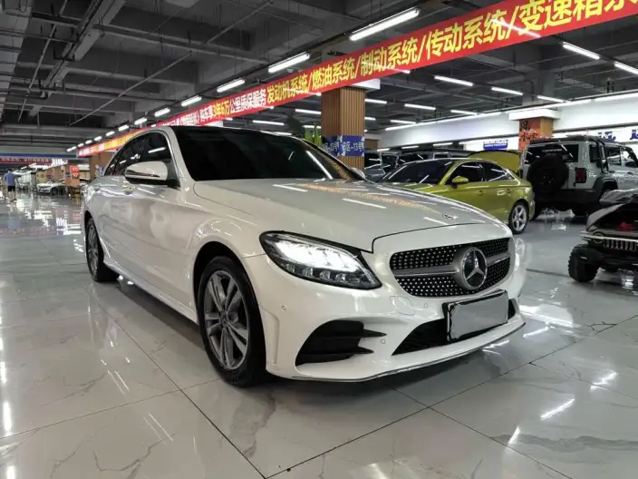 Mercedes-Benz C-Class 2021 Model C 200 L Dynamic Model Sports Edition – фото 3