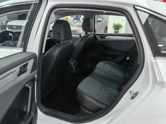 Volkswagen Sagitar 2023 Model 200TSI DSG Beyond Edition – фото 11
