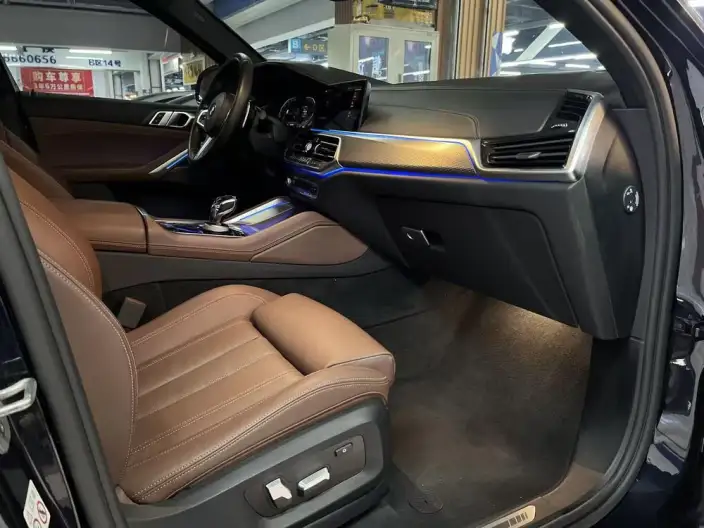 BMW X6 2021 Model xDrive40i M Sports Set – фото 10