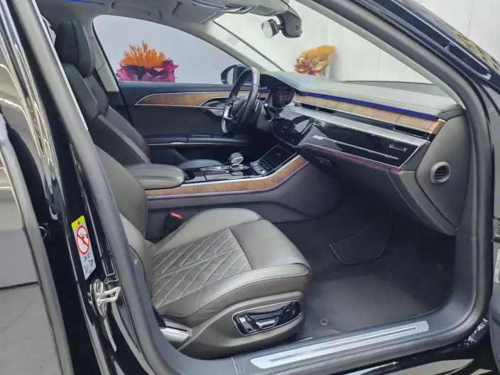 Audi A8 2021 Model A8L 50 TFSI quattro Luxury Model – фото 14