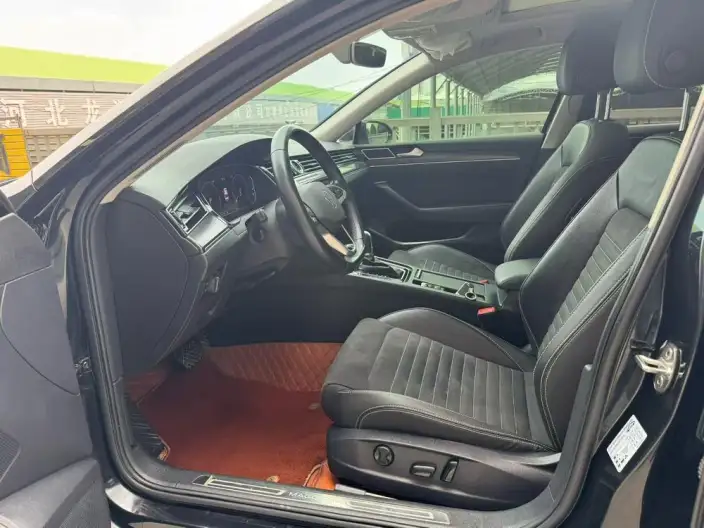Volkswagen Magotan 2020 Model 330TSI DSG Luxury Model – фото 8