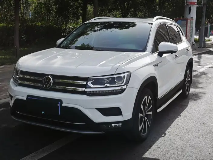 Volkswagen Tharu 2021 Model 330TSI 4WD Deluxe Edition – фото 1
