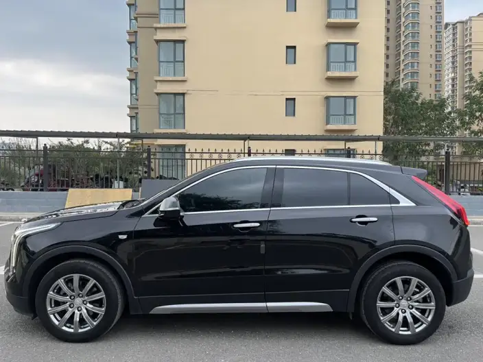 Cadillac XT4 2022 Model 28T 2WD Luxury Model – фото 4