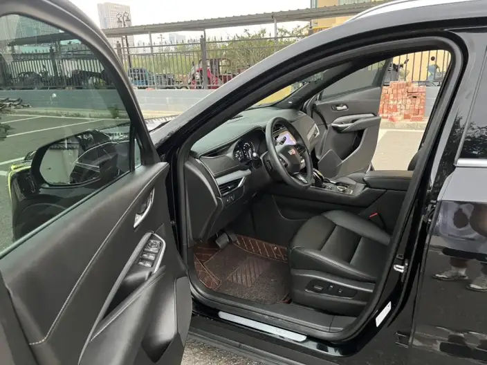 Cadillac XT4 2022 Model 28T 2WD Luxury Model – фото 14