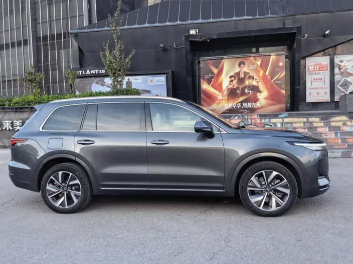 Li Auto ONE 2021 Model Extended Range 6 seat Edition – фото 8