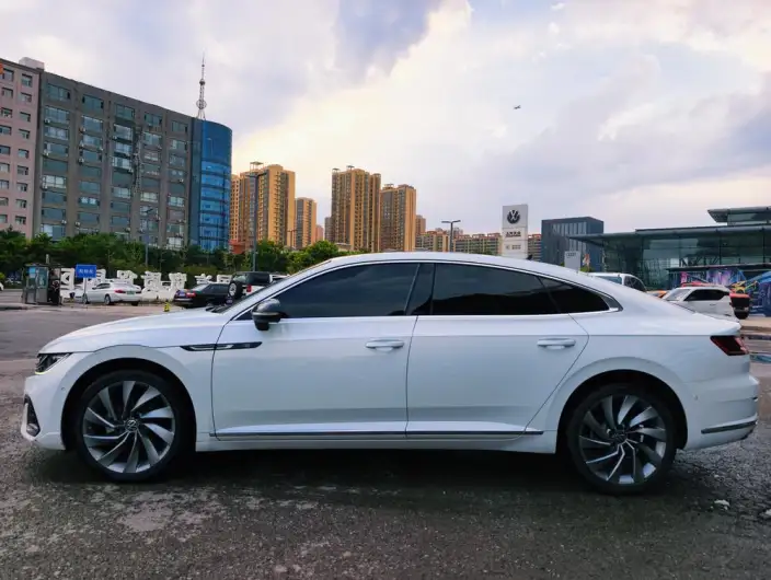 Volkswagen CC 2023 Model 380TSI Eye-catching version – фото 4
