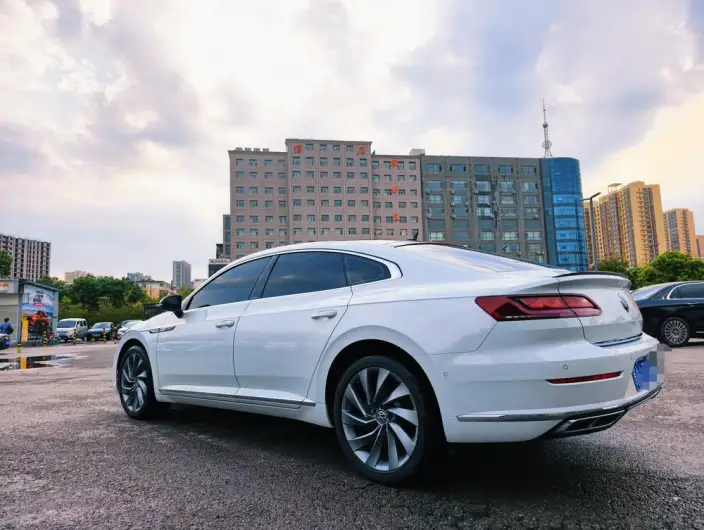 Volkswagen CC 2023 Model 380TSI Eye-catching version – фото 5
