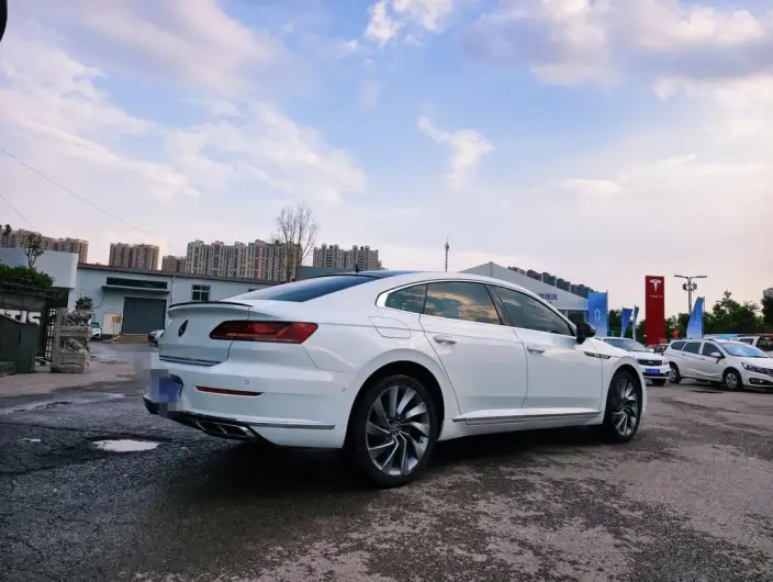 Volkswagen CC 2023 Model 380TSI Eye-catching version – фото 6