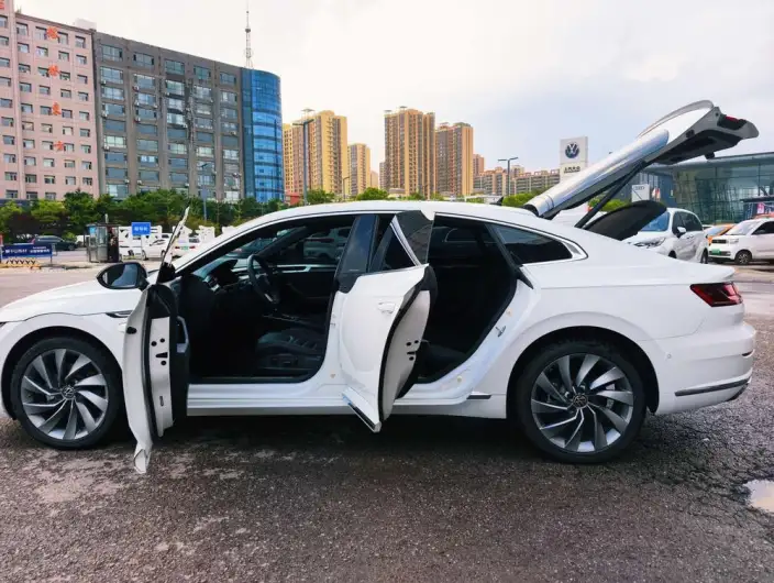 Volkswagen CC 2023 Model 380TSI Eye-catching version – фото 8