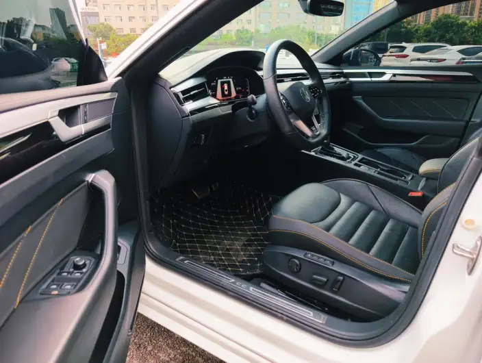 Volkswagen CC 2023 Model 380TSI Eye-catching version – фото 12