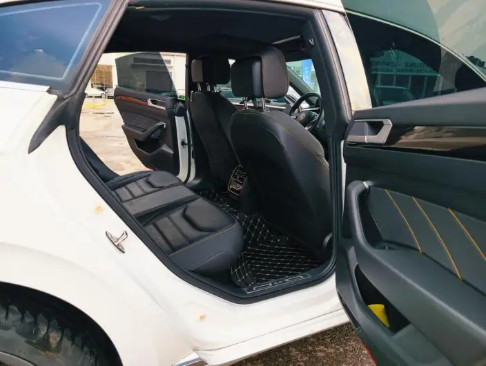 Volkswagen CC 2023 Model 380TSI Eye-catching version – фото 13
