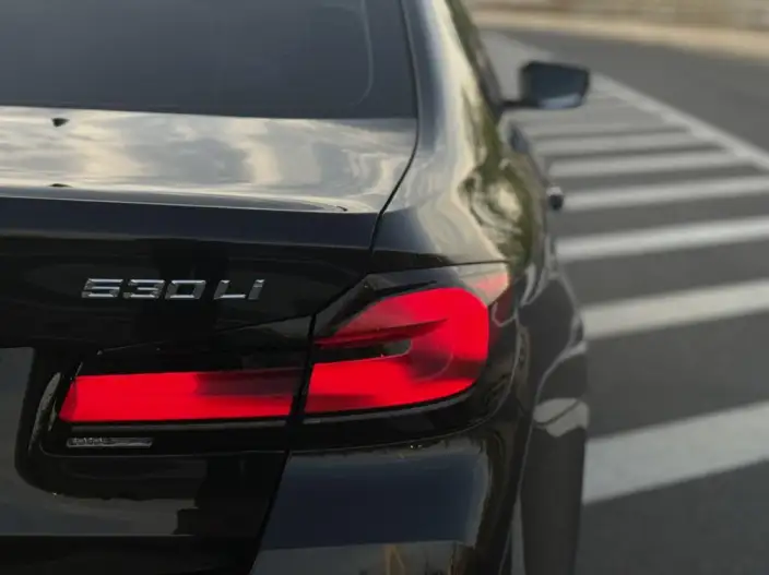 BMW 5 Series 2023 Model 530Li Leading Model M Sports Set – фото 8