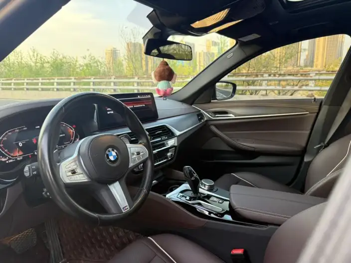 BMW 5 Series 2023 Model 530Li Leading Model M Sports Set – фото 16