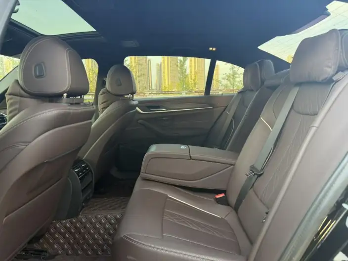 BMW 5 Series 2023 Model 530Li Leading Model M Sports Set – фото 17