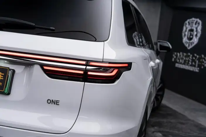 Li Auto ONE 2020 Model Extended Range 6 seat Edition – фото 8
