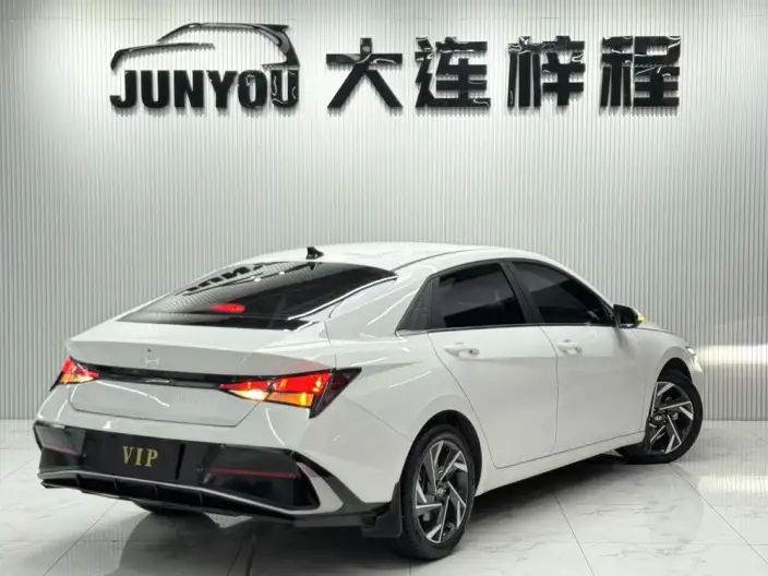 Hyundai Ioniq 2023 Model 1.5L CVT GLX Elite Edition – фото 7