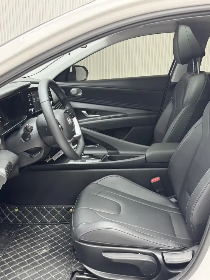 Hyundai Ioniq 2023 Model 1.5L CVT GLX Elite Edition – фото 17