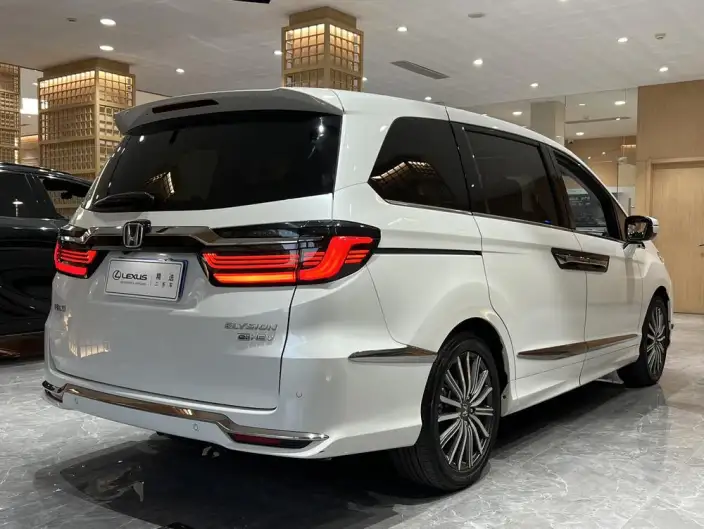 Honda Elysion 2022 Model 2.0L Hybrid Deluxe Edition – фото 6